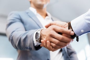 ビジネスマンなら誰にも起こり得る?今だから知っておきたい企業買収の流れ