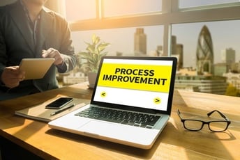 事務業務はもっと効率化できる!ビジネスの成長に適した販売管理はERPで実現