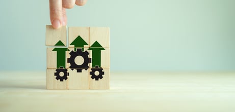 生産性向上のメリットや取り組み例のほか押さえたいポイントやツールも紹介