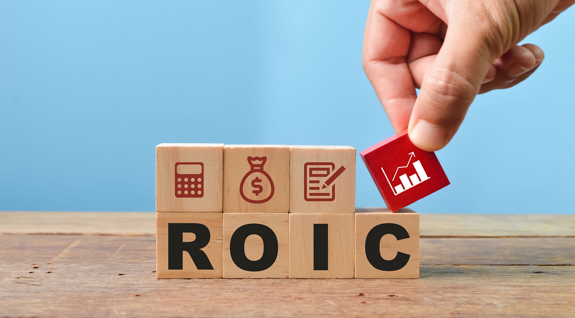 ROIC経営とは? ROE・ROA・WACCとの違いや経営のポイントを解説