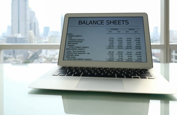 英語などの多言語、多通貨に対応できる会計ソフト