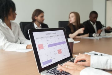 ERP導入を成功へ導く戦略ガイド：成長企業のための必須知識とロードマップ