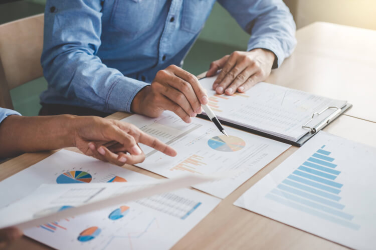 事業セグメント単位での業績管理を月次化する必要性と方法とは